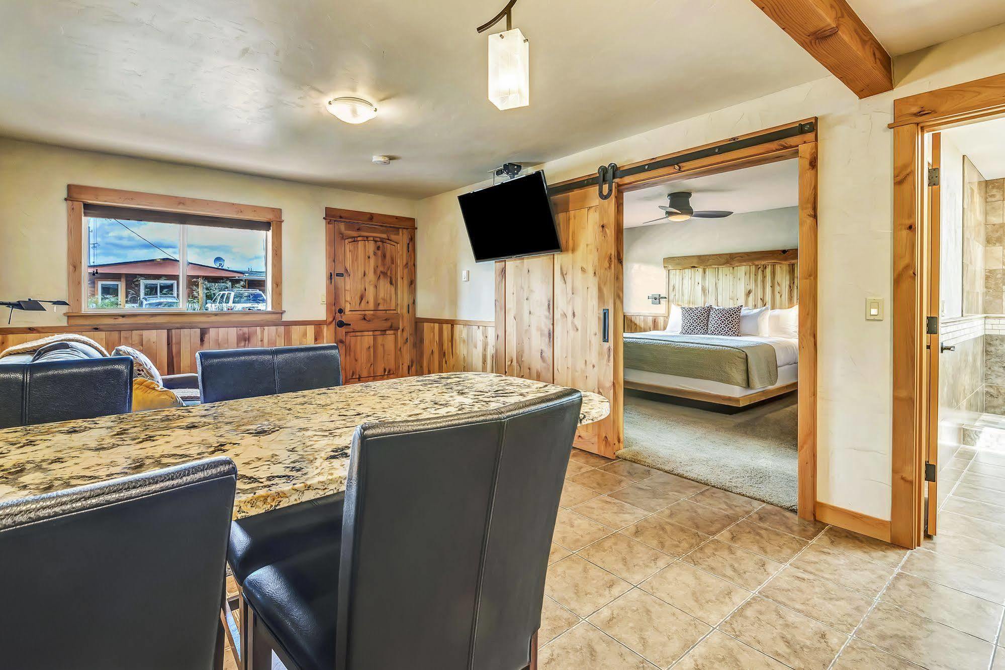 Wall Street Suites เบนด์ ภายนอก รูปภาพ